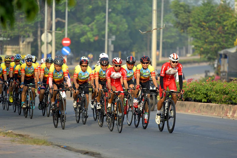 Nước Number 1 Active mang đến sự bền bỉ cho VĐV đua xe đạp - Tập Đoàn ...